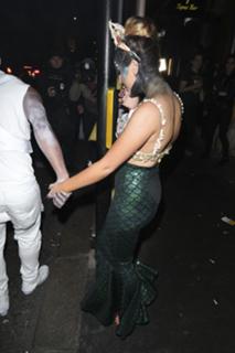 Perrie Edwards feet photo thumbnail