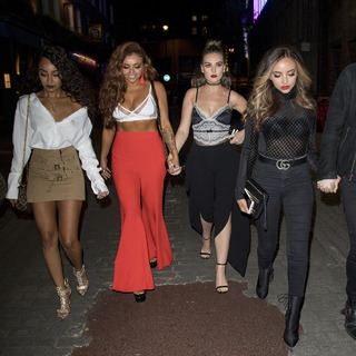 Perrie Edwards feet photo thumbnail