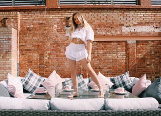 Perrie Edwards feet photo thumbnail