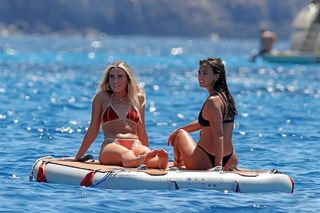 Perrie Edwards feet photo thumbnail