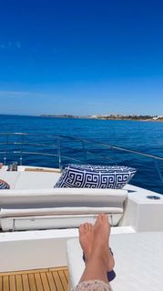 Perrie Edwards feet photo thumbnail