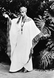 Persis Khambatta feet photo 2