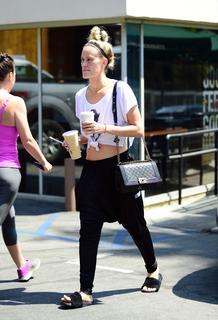 Peta Murgatroyd feet photo thumbnail