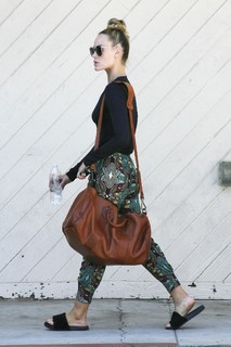 Peta Murgatroyd feet photo thumbnail