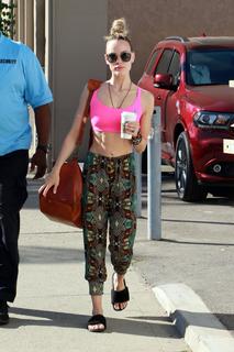 Peta Murgatroyd feet photo thumbnail