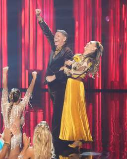 Peta Murgatroyd feet photo thumbnail