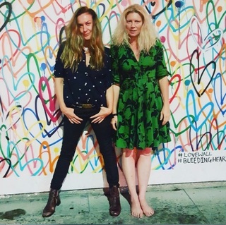 Peta Wilson feet photo thumbnail