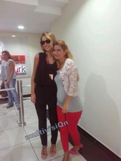 Petek Dinçöz feet photo 14