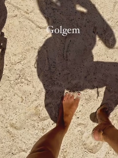 Petek Dinçöz feet photo 17
