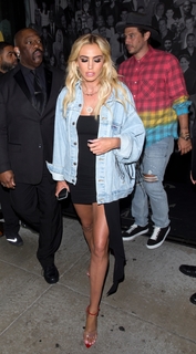 Petra Ecclestone feet photo 14