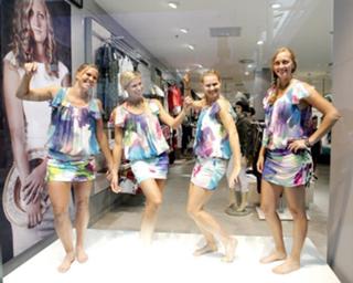 Petra Kvitová feet photo thumbnail