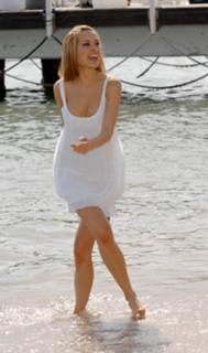 Petra Nemcova feet photo thumbnail