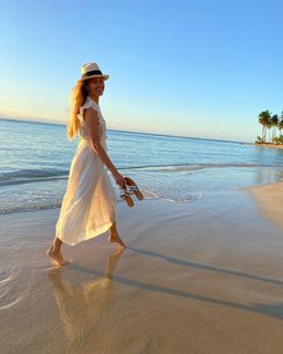 Petra Nemcova feet photo 8