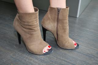 Petra Svoboda feet photo 2