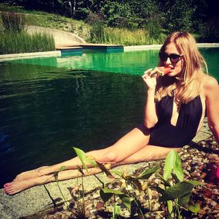 Petra Svoboda feet photo 2