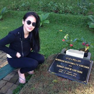 Pevita Pearce feet photo 13