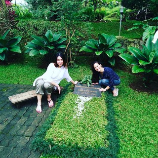 Pevita Pearce feet photo 16