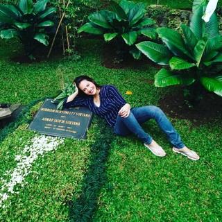 Pevita Pearce feet photo 15