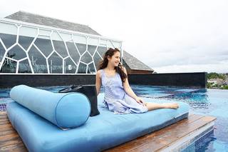 Pevita Pearce feet photo 8