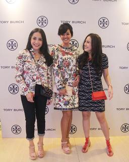 Pevita Pearce feet photo 7