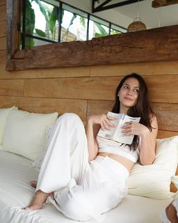 Pevita Pearce feet photo 18