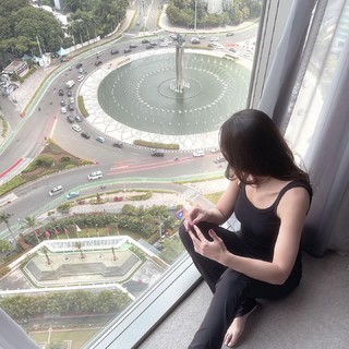 Pevita Pearce feet photo 3