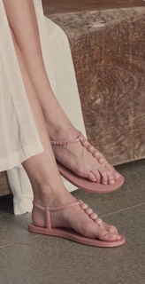 Pevita Pearce feet photo 15