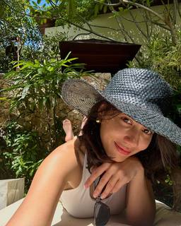 Pevita Pearce feet photo 17