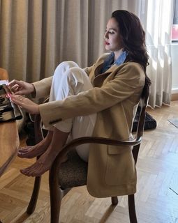 Pevita Pearce feet photo 3