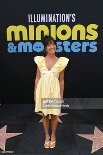 Peyton Elizabeth Lee feet photo 1