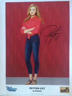 Peyton List feet photo thumbnail
