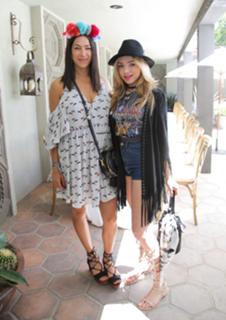 Peyton List feet photo thumbnail