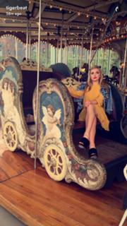 Peyton List feet photo thumbnail