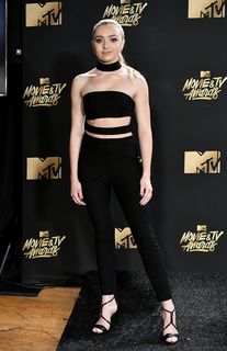 Peyton List feet photo thumbnail
