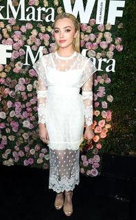 Peyton List feet photo thumbnail