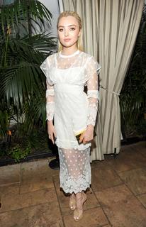 Peyton List feet photo thumbnail