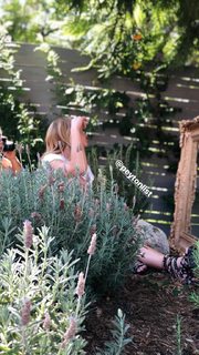 Peyton List feet photo thumbnail