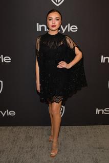 Peyton List feet photo thumbnail