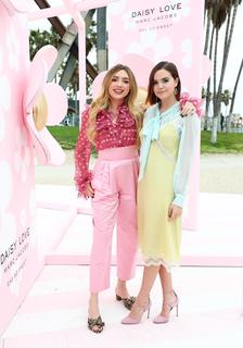 Peyton List feet photo thumbnail