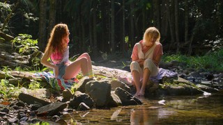 Peyton List feet photo thumbnail