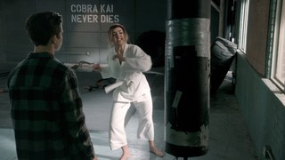 Peyton List feet photo thumbnail