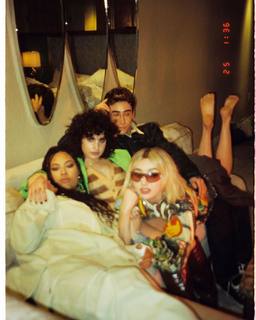 Peyton List feet photo thumbnail