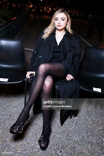 Peyton List feet photo thumbnail