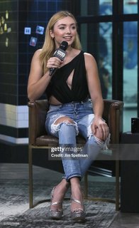 Peyton List feet photo thumbnail