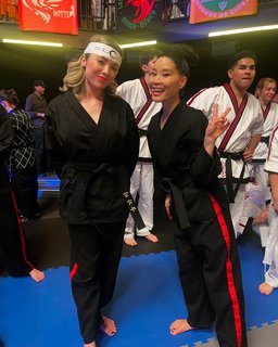 Peyton List feet photo thumbnail