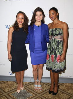 Phillipa Soo feet photo 10