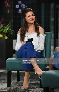 Phillipa Soo feet photo 1