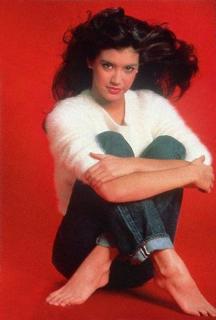 Phoebe Cates feet photo thumbnail