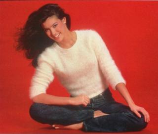 Phoebe Cates feet photo thumbnail