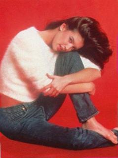 Phoebe Cates feet photo thumbnail